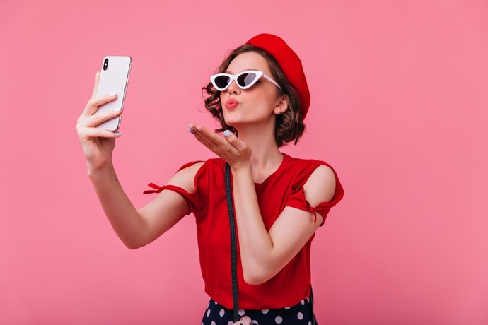 What does it mean if a girl sends you a selfie picture of herself?