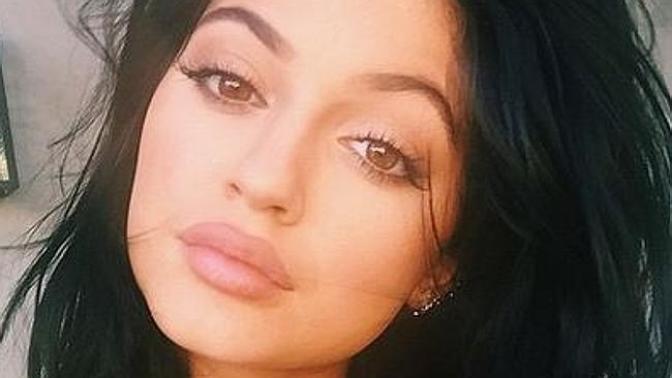 How unattractive are thin lips?