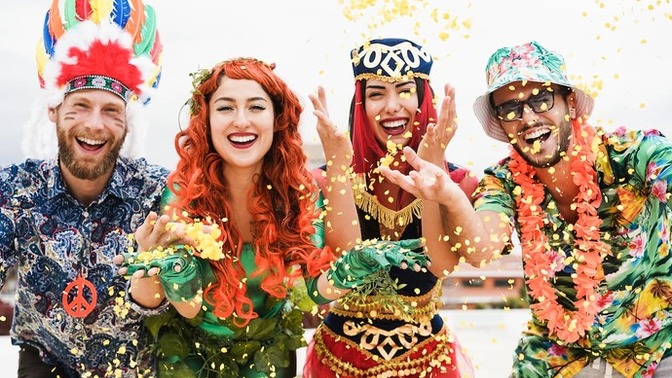 Anyone from Brazil? Do you say "happy carnival" in Brazil? If so, how to say it in Portuguese?