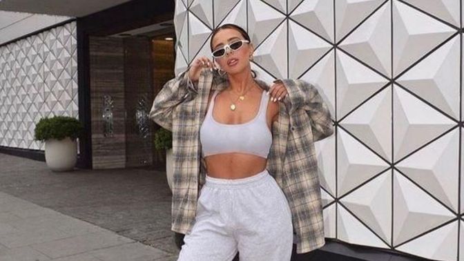 Are sweatpants attractive on a girl?