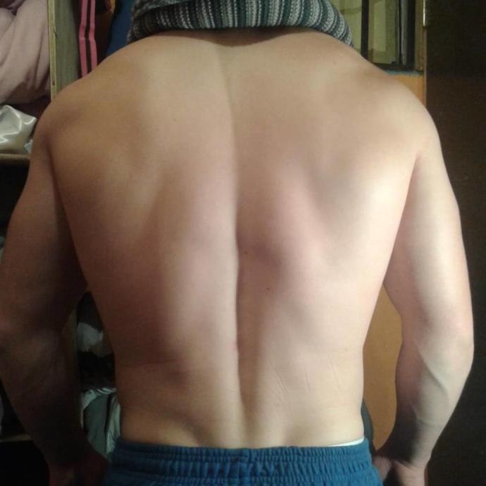 Do girls find a muscular back attractive?