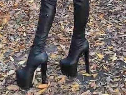 Girls Do You Like To Wear High Heels? How Do You Feel With It?