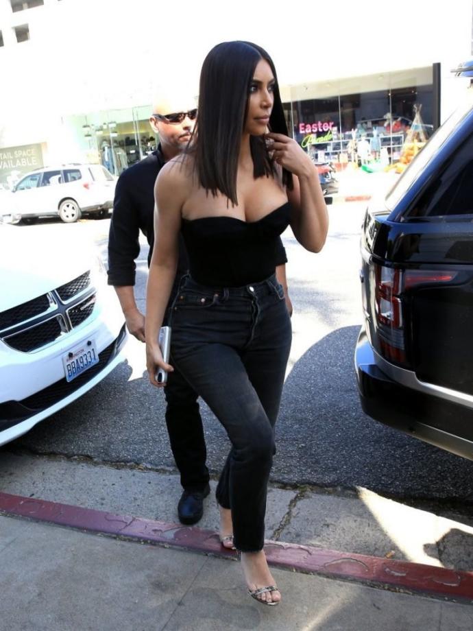 high waisted jeans on kim kardashian