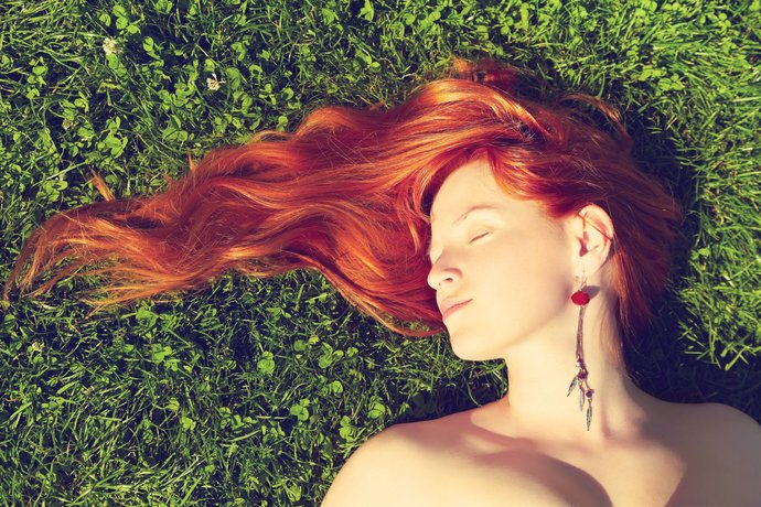 Is dyed bright red hair hot?