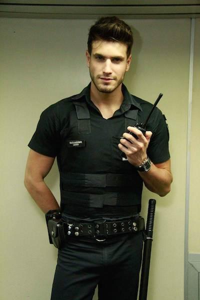 Girls, what's the hottest look on a guy?