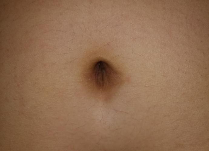 Girls, send me your belly button/belly pic and I'll show you my belly too if you would like?
