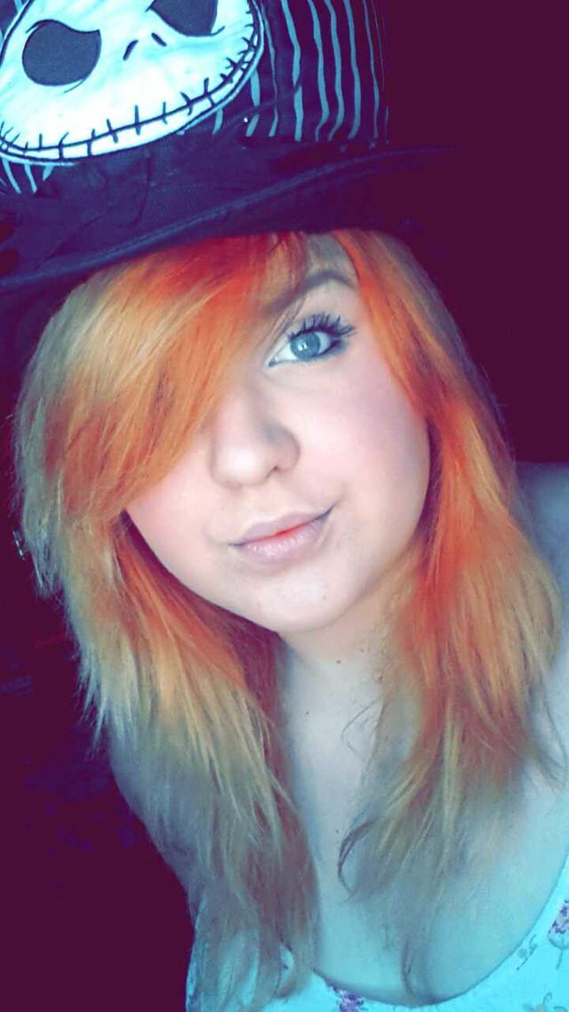 Just doing this for the hell of it so what color do you like better on me?