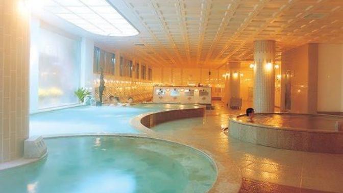 So a Mexican guy, a White guy and a Black girl walk into a Korean bath house?