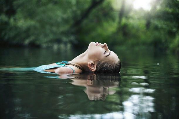 Guys, if you came across a girl in the water in the middle of no where what would you do?