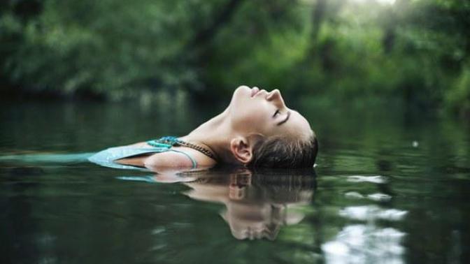 Guys, if you came across a girl in the water in the middle of no where what would you do?