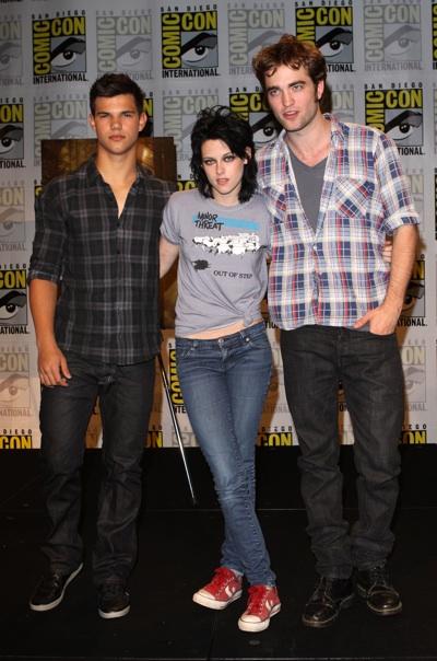 Opinions on Zac Efron and Taylor Lautner's height?