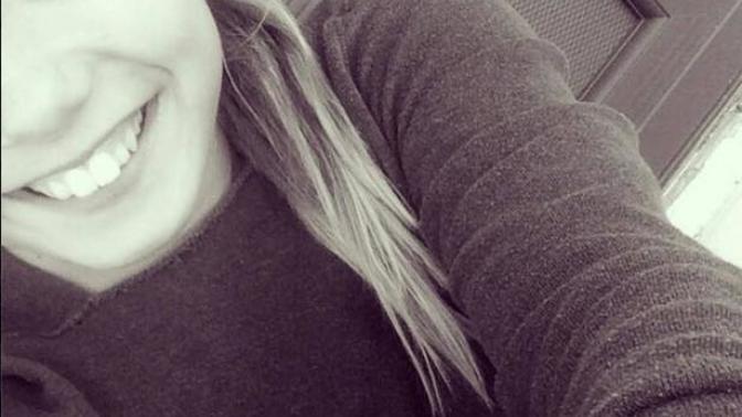 How do you think my girlfriend Sydney looks?
