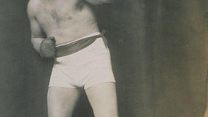 Is it possible to be a heavyweight boxer/fighter at 5'6"?