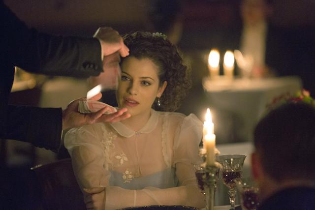 Which Mina Murray/Mina Harker is the most gorgeous?