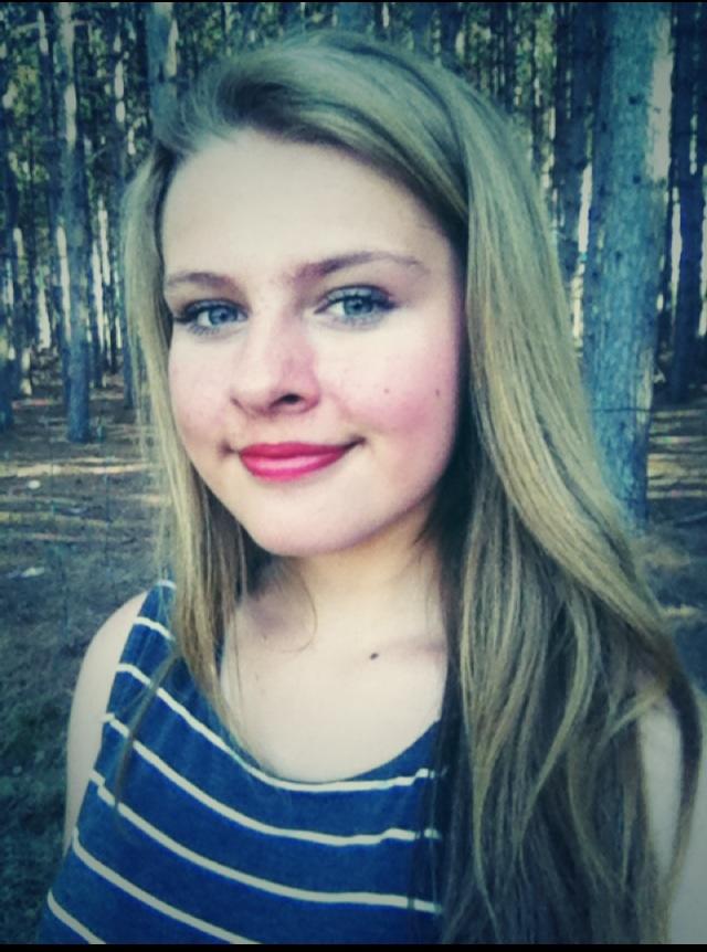 Guys, Would u ever date this girl?