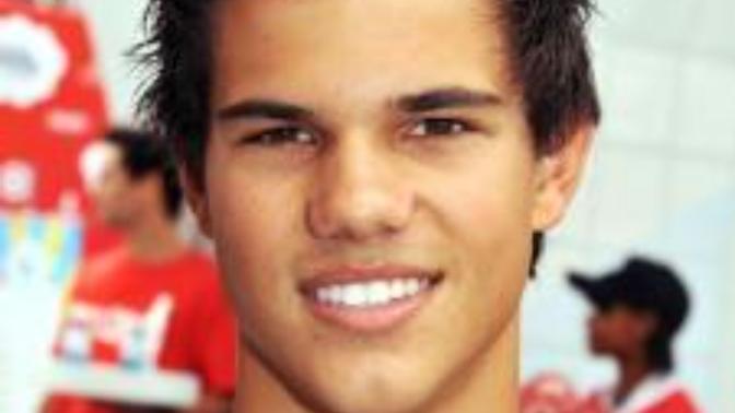 How to look like Taylor Lautner?