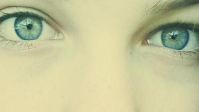 Blue- green eyes?