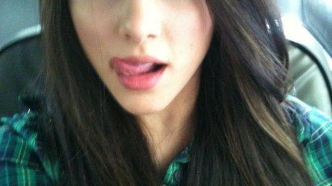 Who's prettier: Ariana Grande or Selena Gomez?