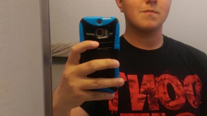 Girls, rate me based on my new profile pic? Is this a good one?