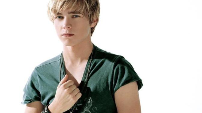Who was your celebrity crush growing up?