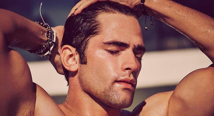 This guy's face was sculpted by gods, best looking man alive (dead srs)?