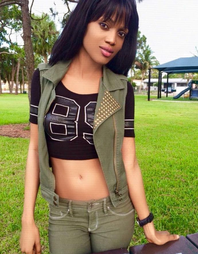Which girl is hotter or you would date?