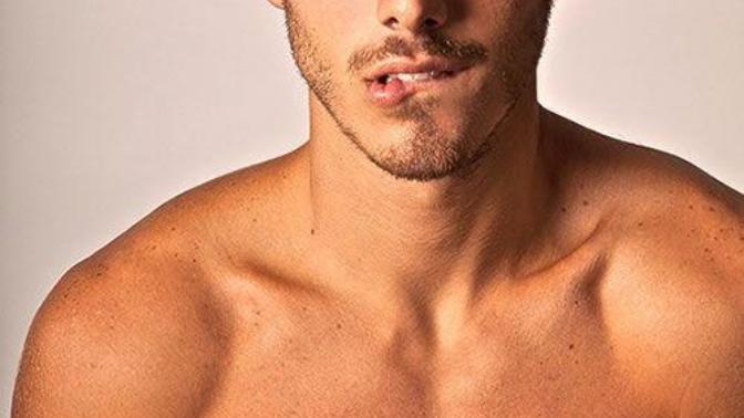 Does a guy biting lips attracts guys to him?