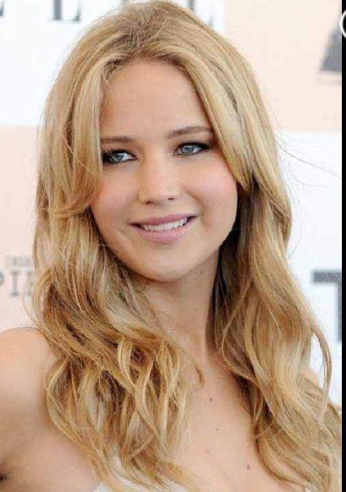 Jennifer Lawrence - Does she look better as a blonde or brunette?