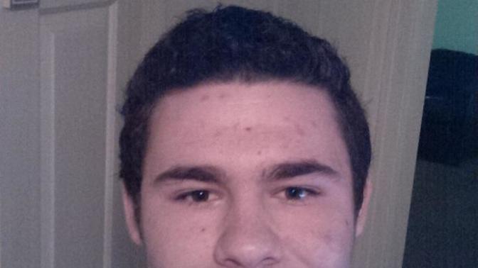 Girls, Is the slicked back hair a good look on me or should I keep it shorter?