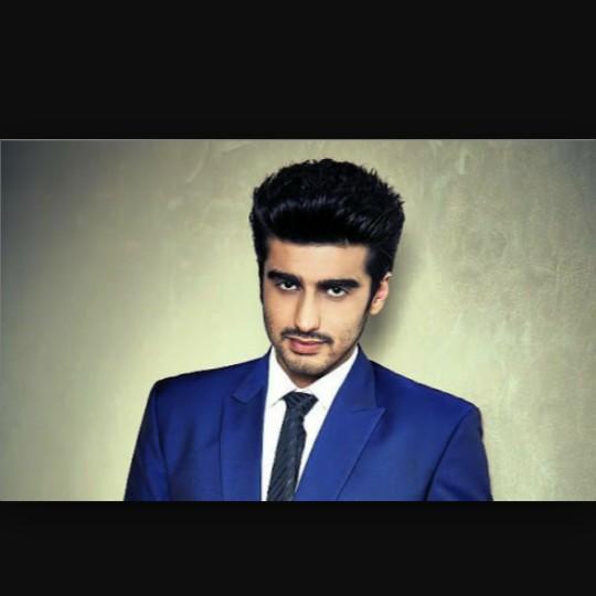Arjun kapoor indian actor Is he hot?