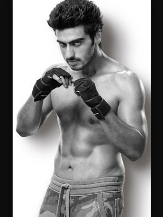Arjun kapoor indian actor Is he hot?