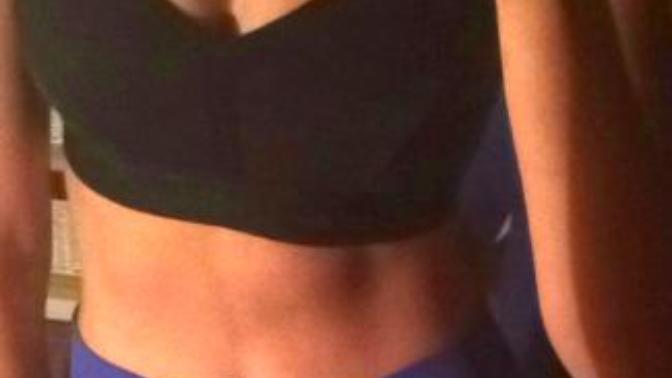 Does my stomach looks toned or a bit pudgy?