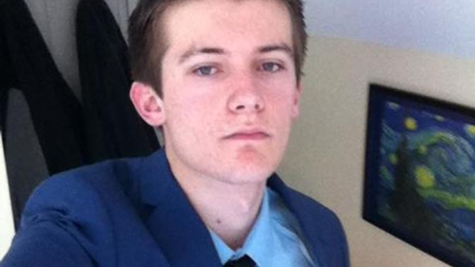 Said to be good looking but fail miserably socially?>!<?