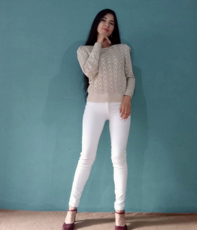 Guys, do you like white jeans on girls?