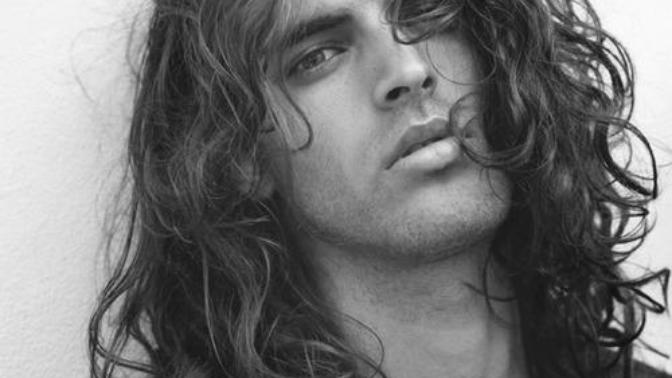 Girls, Do you like long hair on guys?