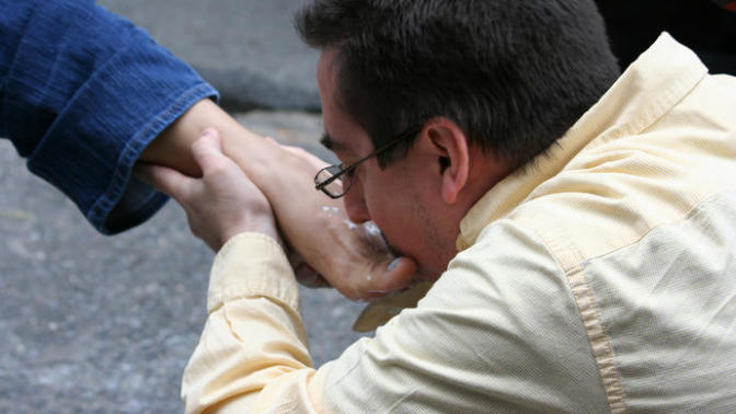 How do you guys feel about a guy eating a girls toes?