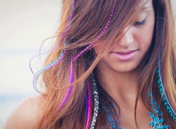 What do you think of feather hair extensions? Do you think they are nice and stylish?