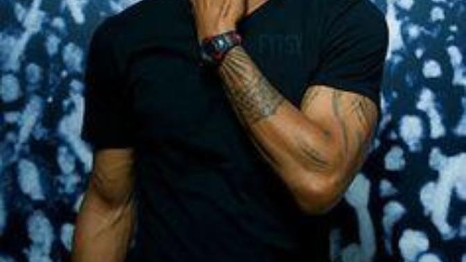 Girls, what would you do if a guy like this came up to you and approached you in the club or bar?