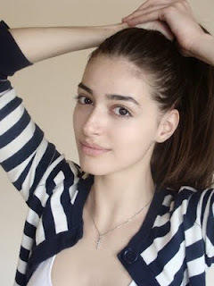 Are big brown eyes attractive?