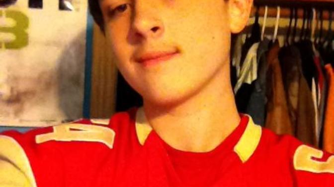 Girls, Do I look dateable or remotely attractive?