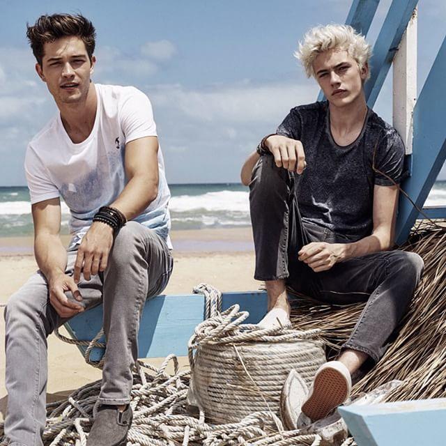 Whose better looking? Left (black hair), or right (light blonde hair) ?
