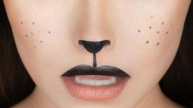 Guys, should I be scary or "sexy" for Halloween?