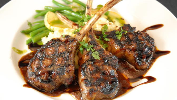 Ever eaten lamb chops? Do they taste like beef, chicken, etc? What sides, vegetables, and beverages are best served with it?