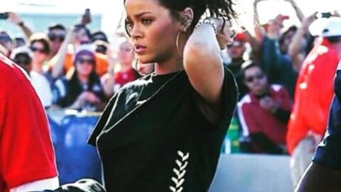 😈Isn't Rihanna flawless?