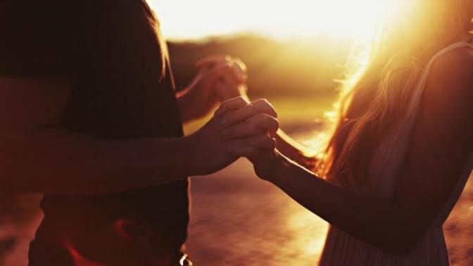 What are the best romantic gift for girl? I know It changed from a girl to another but there are common things like flowers?