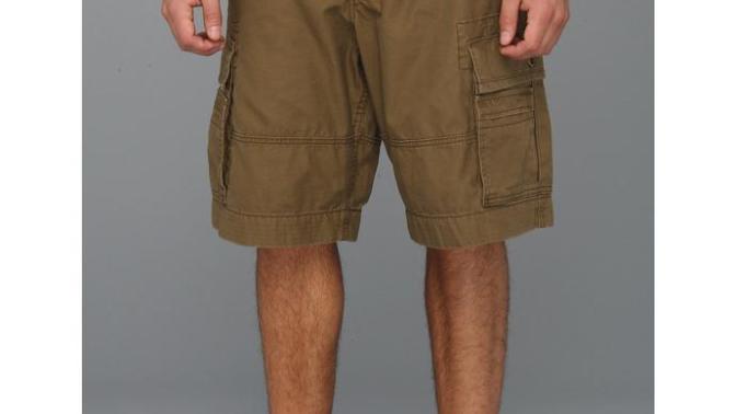 Ladies, what do you have against cargo shorts?