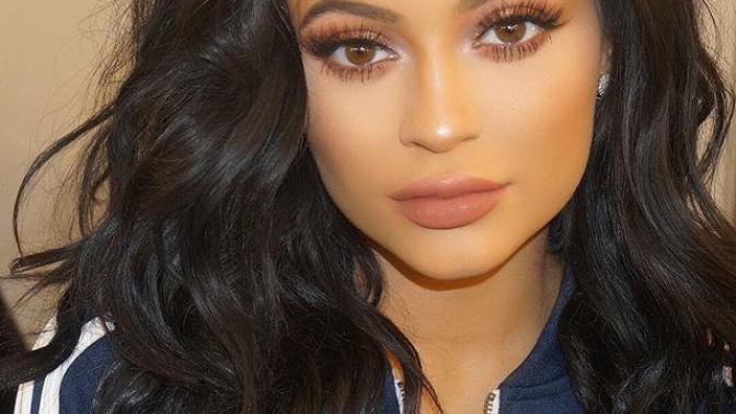 Guys, do you find Kylie Jenner attractive?