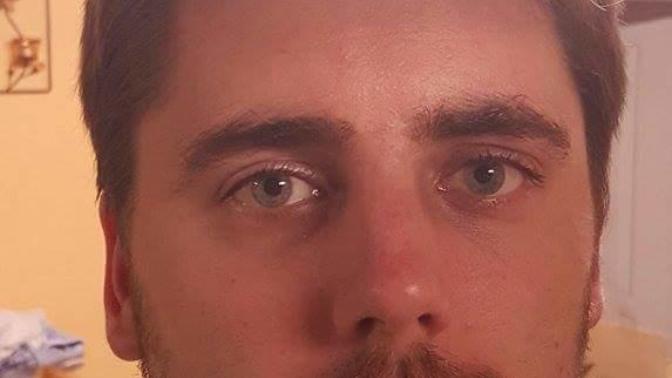 Does this guy look straight or gay?