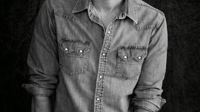 Girls, Am I the only one who thinks Theo James is basically the sexiest man alive?