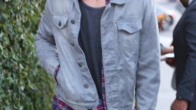 Girls, opinions on the man bun. (Long hair tied up on men)?